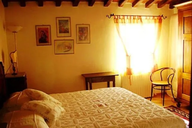 منزل ريفي بيبيينا B&B La Collina