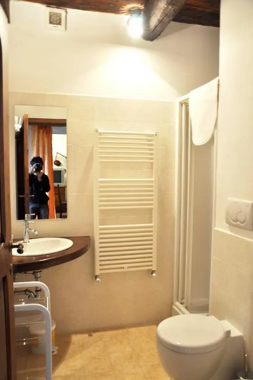 منزل ريفي بيبيينا B&B La Collina إيطاليا